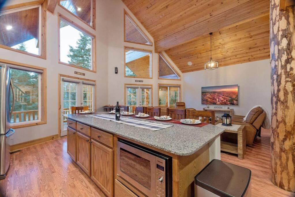 Canyon Country Chalet Duck Creek Village 外观 照片